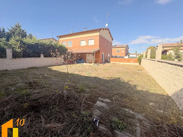 Casa con parcela en "Urbanización Las Tenadas" - foto 2
