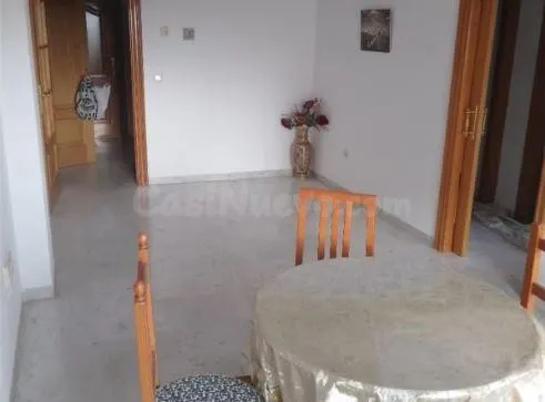 *SE ALQUILA PISO EN CALLE DOCTOR MESA MOLES* - foto 4
