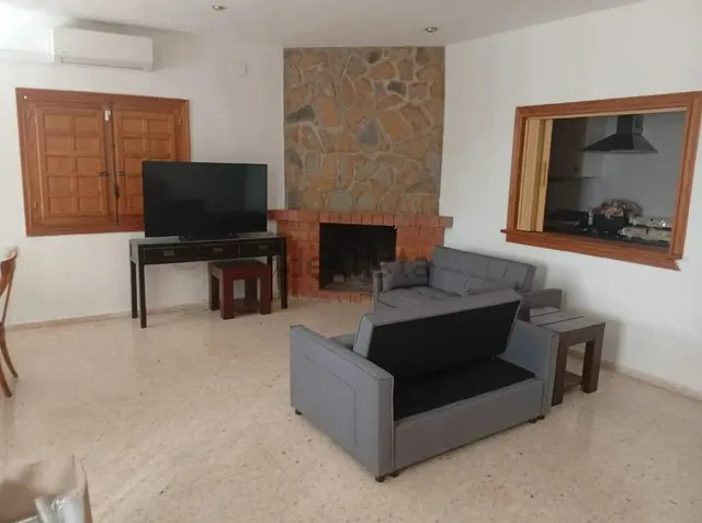 Alquiler de chalet independiente con piscina y parcela de 2.300m2 — 13