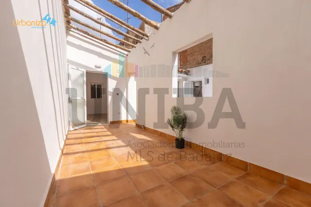 Piso totalmente reformado en el casco antiguo, junto a puerta palmas — 14