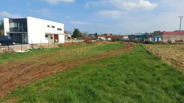 Venta de parcela urbana en Camargo - foto 4