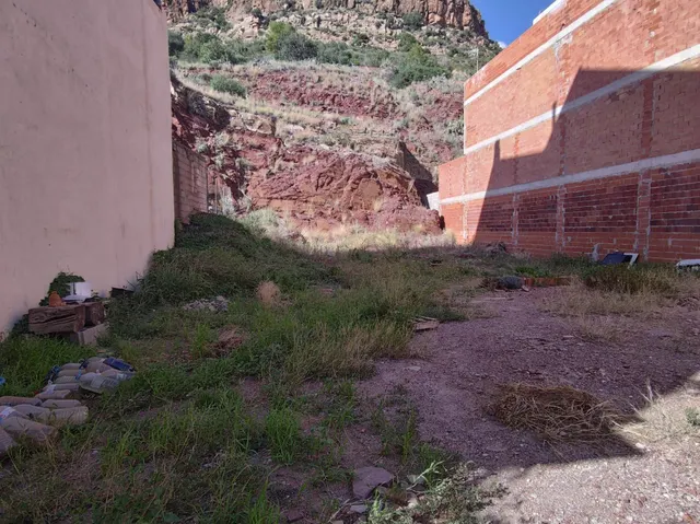 Terreno con 2000 m2 de edificabilidad — 2