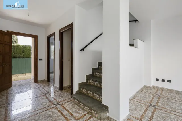 DÚPLEX EN VENTA EN OGIJARES – AMPLITUD, COMODIDAD Y ESPACIOS EXTERIORES — 6