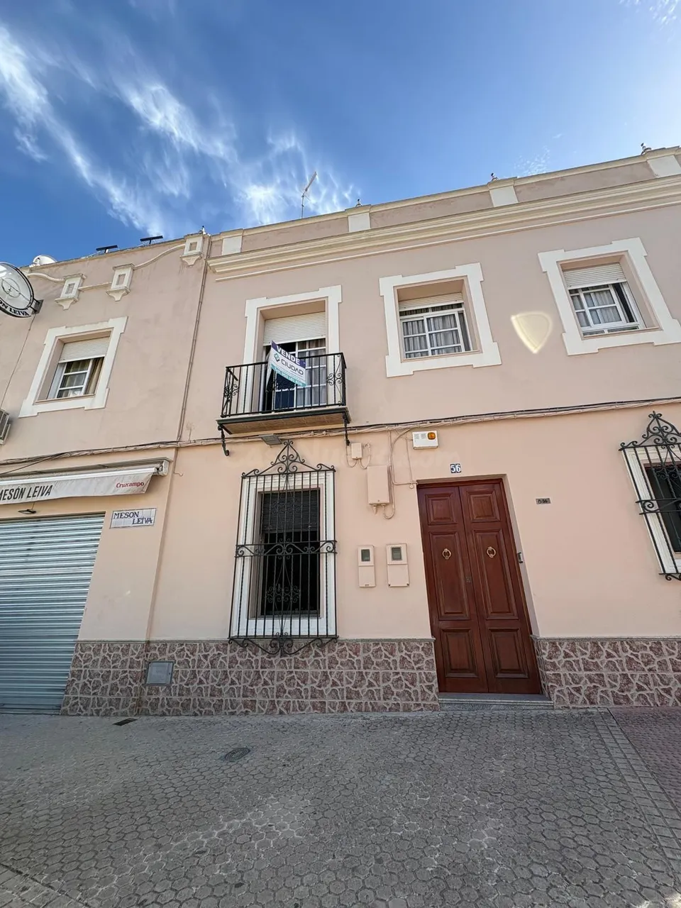 Oportunidad Única: Local Comercial con Vivienda en Planta Primera!