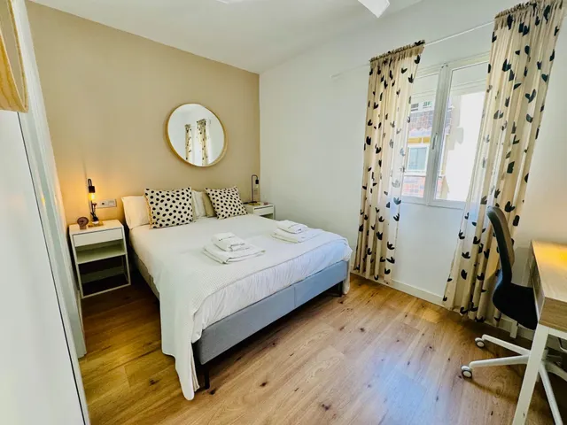 ¡¡¡¡¡ ATENCIÓN INVERSORES!!!!  PISO DE 4 habitaciones CON LICENCIA TURÍSTICA CON ALTA RENTABILIDAD — 42