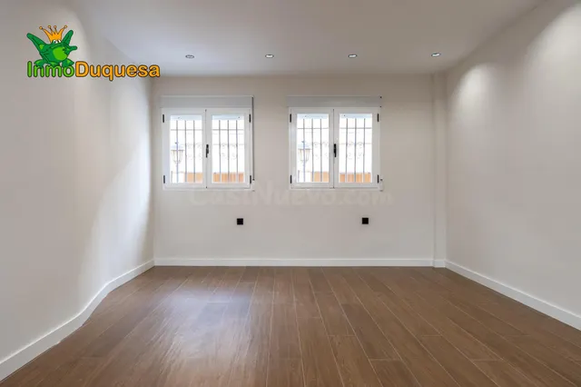 Casa con dimensiones de CHALET en Alfacar, 7 dorm. REFORMA RECIENTE (Sin terminar). — 18