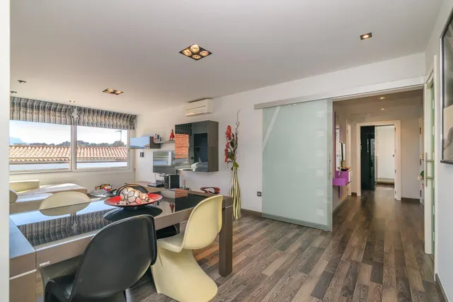 Exclusividad y diseño: 2º piso con ascensor, parking y suite de lujo — 46