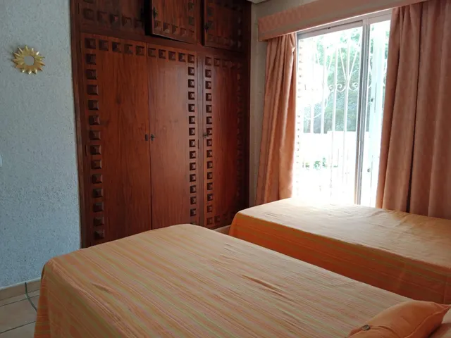 Villa 4 habitaciones 337m² en venta - Zona Sierra Helada — 28