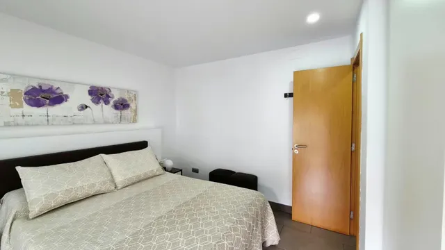 Piso reformado de tres habitaciones — 17