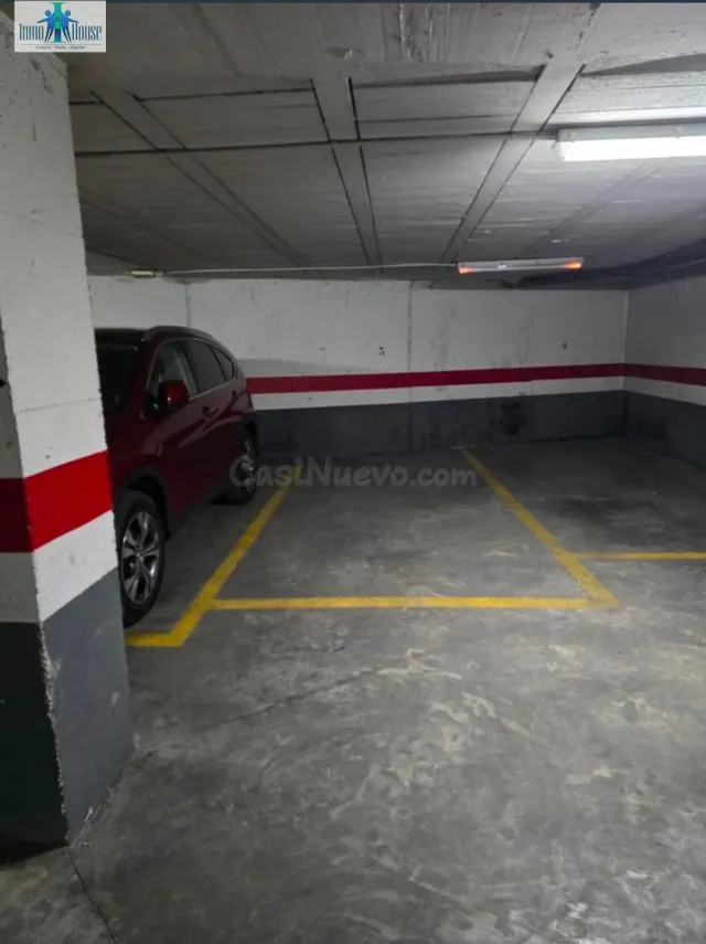 SE VENDE PLAZA DE GARAJE ZONA SEMICENTRO