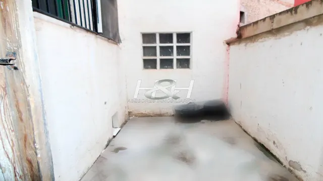 Local espacioso junto al Empalme. / HH Asesores, Inmobiliaria en Burjassot/ — 2