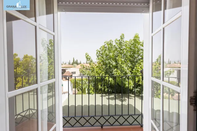Chalet pareado con piscina, jardín y bonitas vistas a Granada en La Zubia — 38