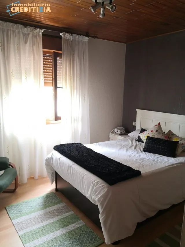 CASA CON TERRAZA Y PISO — 22