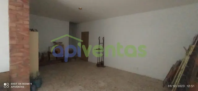 Casa con terreno y nave, LA ESCUCHA — 36