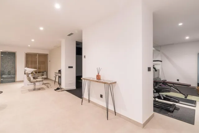 Chalet 4 habitaciones 640m² en venta - Costa del Sol — 38