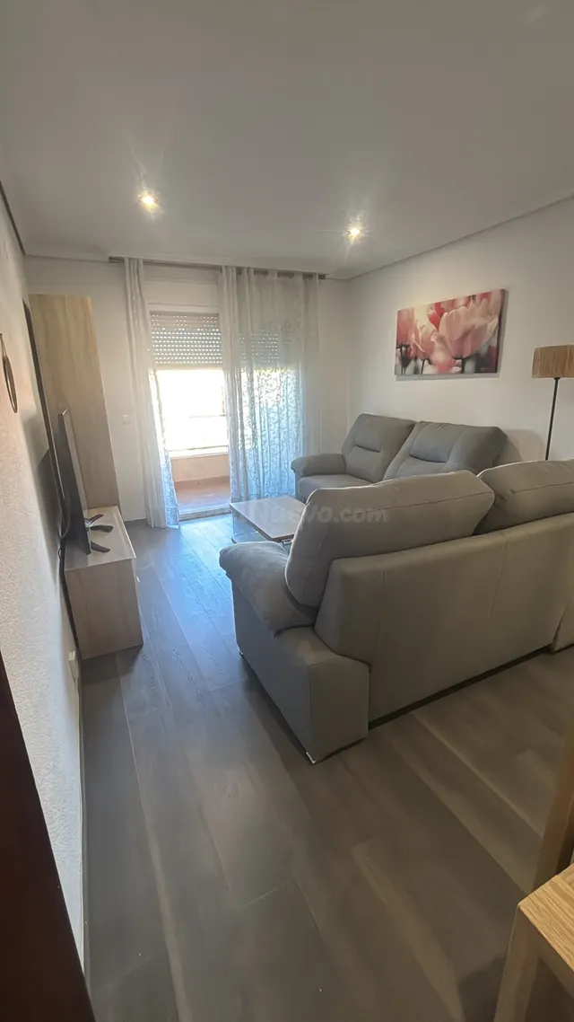 Piso Seminuevo en Zoco, Córdoba - Alquiler a €895 - foto 2