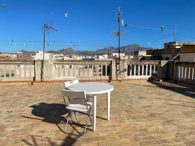 Piso totalmente exterior con vistas despejadas y mucho luz natural. — 25