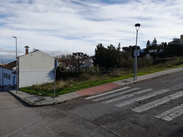 Venta de solar en Estepa. Ideal para construir la casa de tu - foto 2