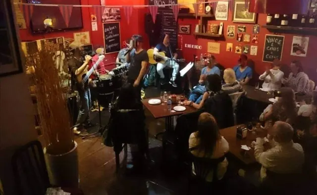 En traspaso Bar Restaurante , 100m2 con tarraza — 4