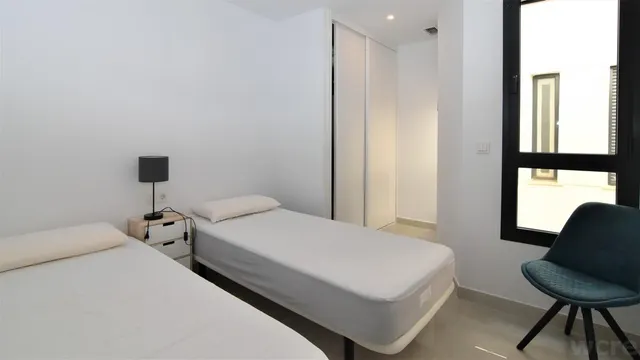 Apartamento moderno en Santa Pola con vistas despejadas — 11