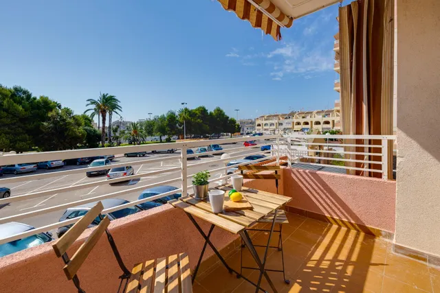 Apartamento de dos dormitorios en residencial con piscina comunitaria — 25