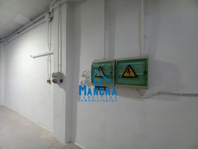*150.000€* INMOBILIARIA LA MANCHA VENDE LOCAL RECIÉN REFORMADO EN LA ZONA EL PILAR DE 150M2. — 12