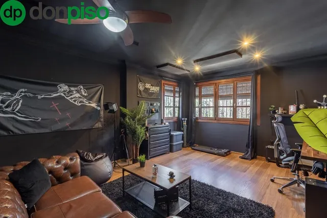 INCREÍBLE CHALET INDEPENDIENTE EN ZONA PRIVILEGIADA — 11