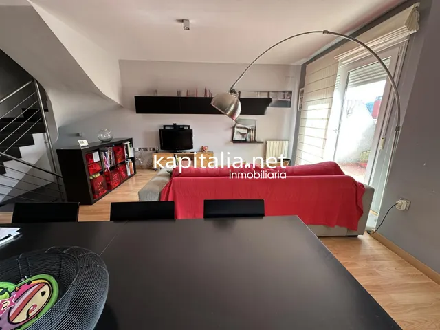 ADOSADO A LA VENTA EN BOCAIRENT - foto 4