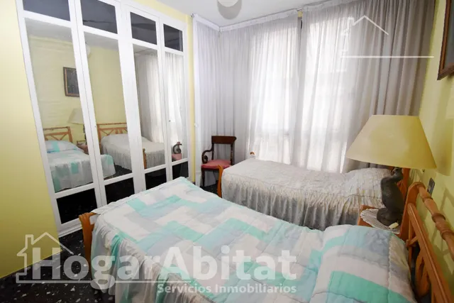 CASA SEMIREFORMADA CON GARAJE Y DOS TERRAZAS, EN EL CENTRO — 31