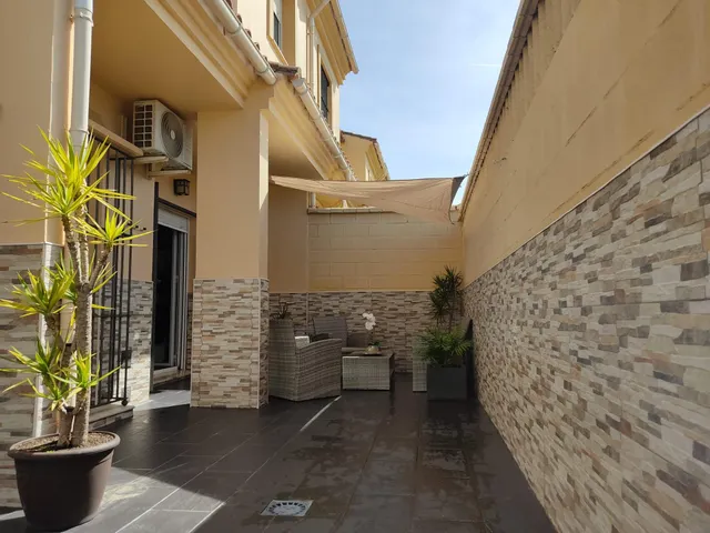 OCASIÓN , SE VENDE ESPECTACULAR ADOSADO EN PUERTO REAL — 45