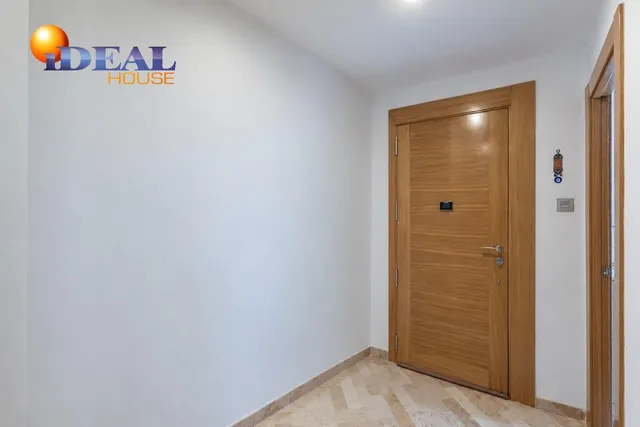 Magnífico piso con plaza de garaje junto a Catedral. — 23