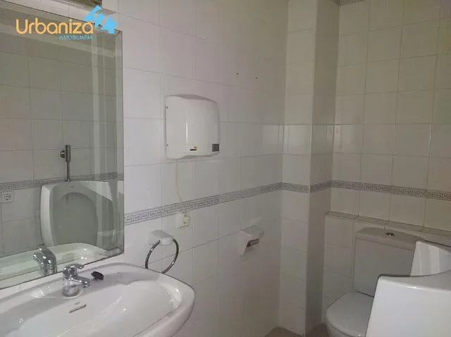 Oportunidad de Inversión: Local Comercial en Badajoz — 8
