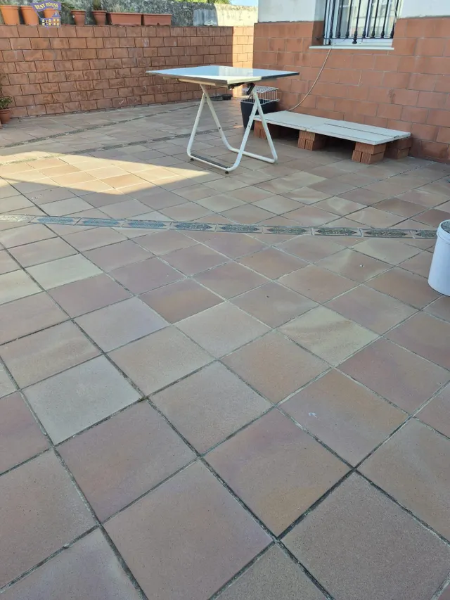 SE VENDE CASA EN ZONA CENTRO — 48