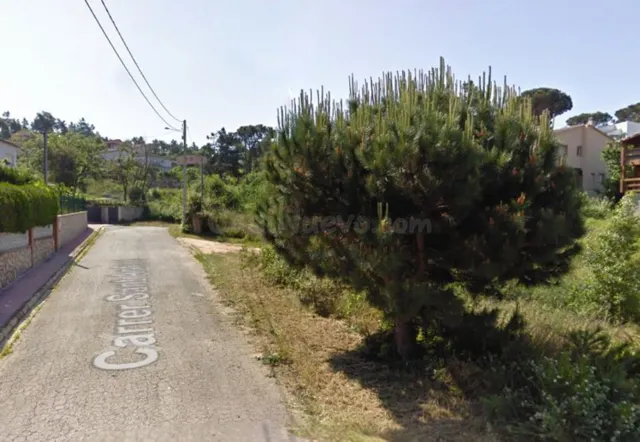 Parcela edificable de 853m2 en la Urbanización Montbarbat co - foto 3