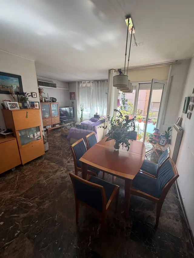 DUPLEX EN VENTA PARA ENTRAR A VIVIR CON GRAN TERRAZA EN BARR - foto 2