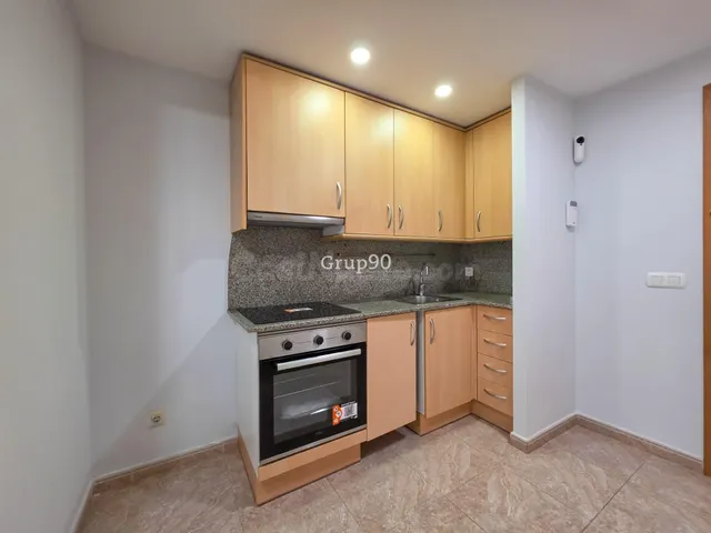 ¡REFORMADO Y LISTO PARA ENTRAR A VIVIR! Acogedor apartamento - foto 3