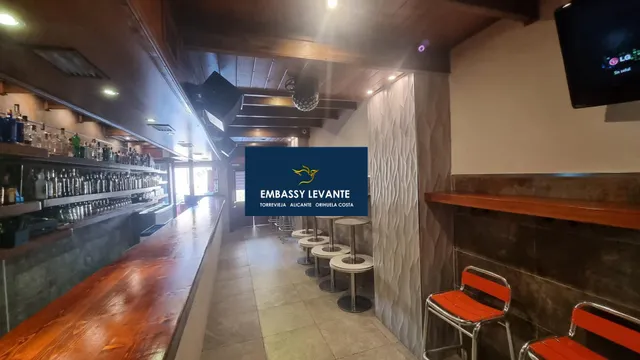 VENTA de DOS LOCALES en ZONA PREMIUM de OCIO  + vivienda de tres dormitorios  ZONA CENTRO PASEO MARITIMO — 18