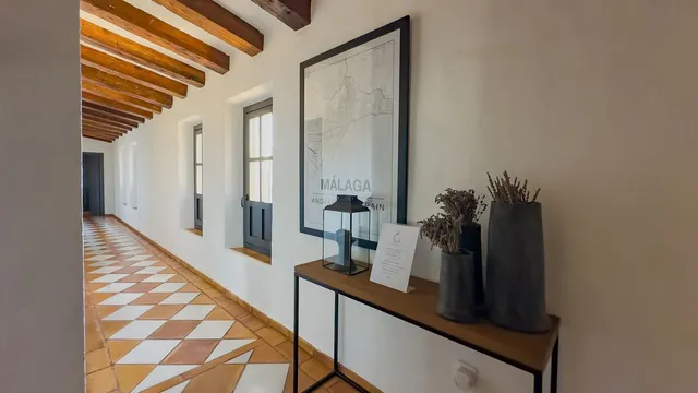 Hotel 13 habitaciones 999m² en venta - South of spain — 49