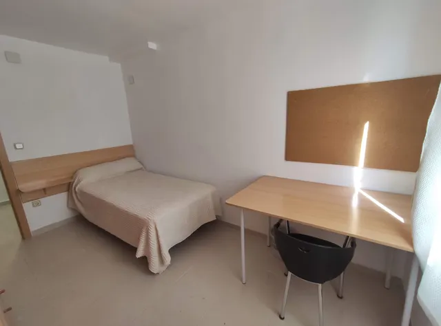 Piso de 6 dormitorios y 2 baños compartidos para estudiantes en zona CEU Cardenal Herrera de San Jos — 27
