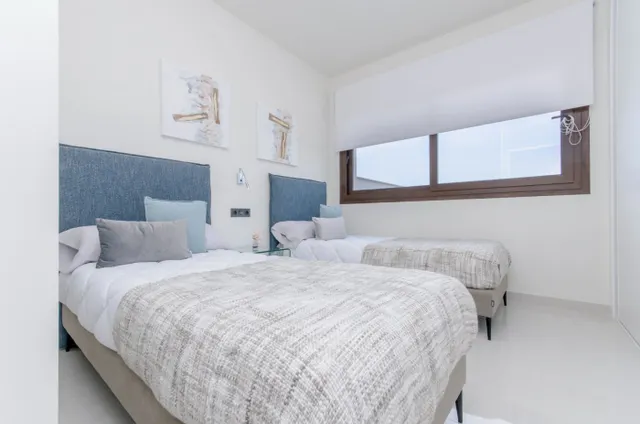 BUNGALOW DE 2 DORM. DE NUEVA CONSTRUCCIÓN EN COMPLEJO RESIDENCIAL EN TORREVIEJA. — 13