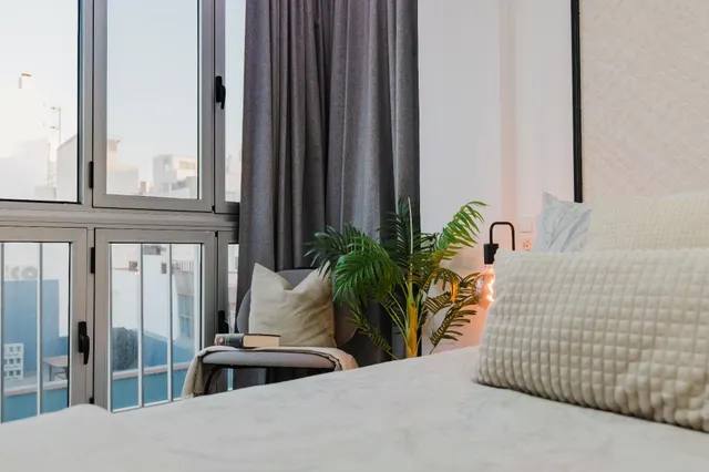 Apartamento reformado y a estrenar con salida directa a Pase de Las Canteras - listo para entrar a vivir — 8