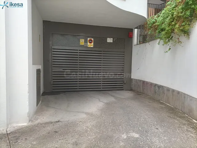 Plaza de garaje en el centro de Lucena (Córdoba) - foto 2