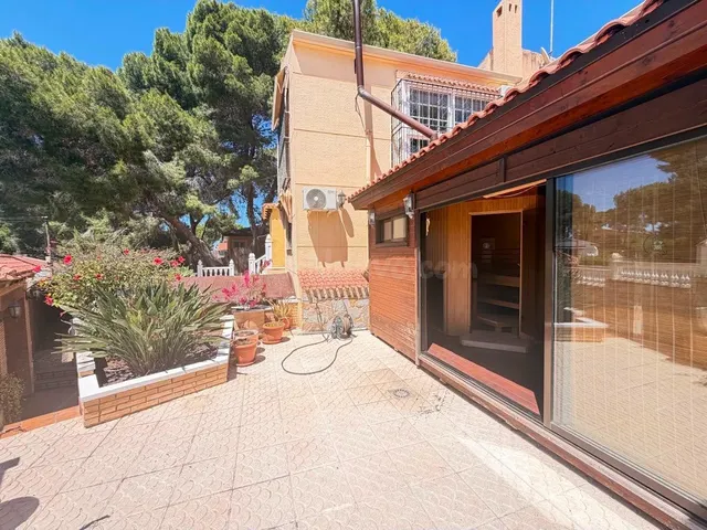 Exclusiva Villa Independiente con Piscina Privada en Los Bal - foto 4