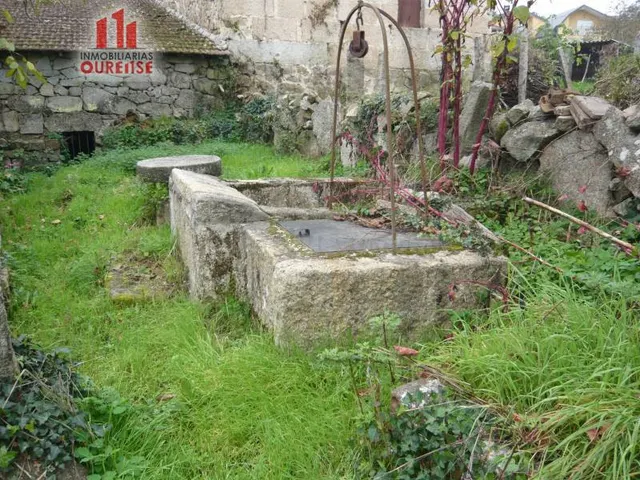CASA CON ENCANTO PARA REFORMAR — 2