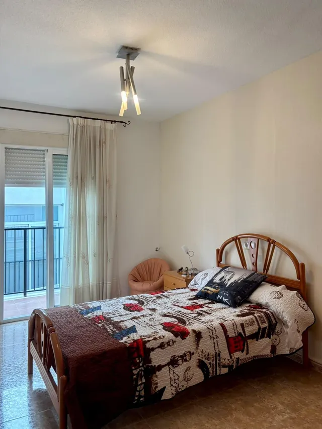 Dúplex de 4 dormitorios con patio y cochera en una de las mejores zonas de Molina — 35