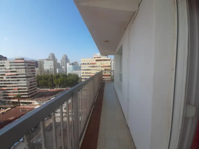 APARTAMENTO DE DOS DORMITORIOS EN PRIMERA LINEA DE PLAYA DE LEVANTE CON PARKING — 24