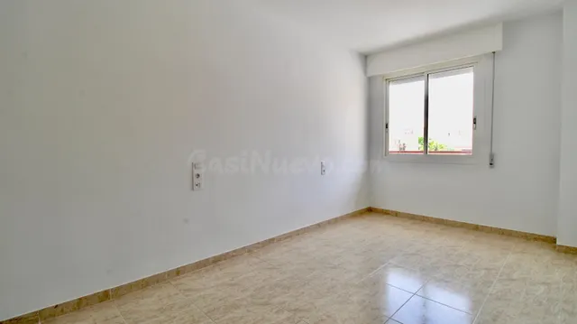Piso reformado de 3 dormitorios con piscina en Aguadulce Norte — 32