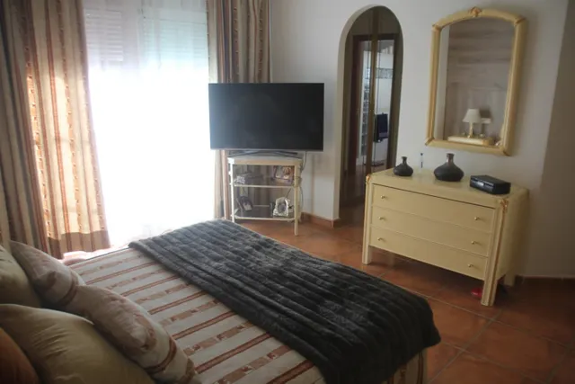 se vende casa adosada en el centro a tan solo 150 metros de la playa — 19