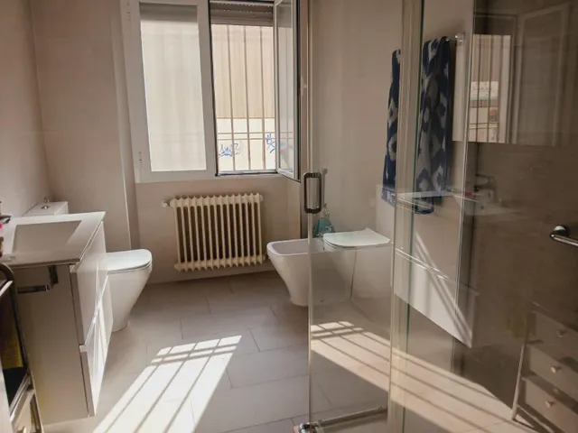 Ático reformado 5 dormitorios en Cáceres centro — 27