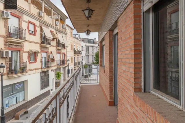 SE VENDE CASA CON UNA PARCELA DE 518 m2 (EN EL CENTRO DE LOS OGÍJARES). — 22